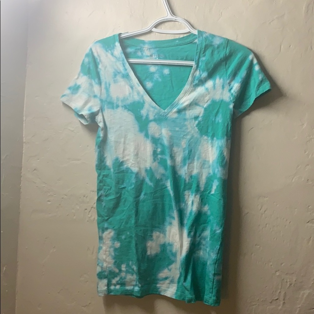 Merona tye dye v neck